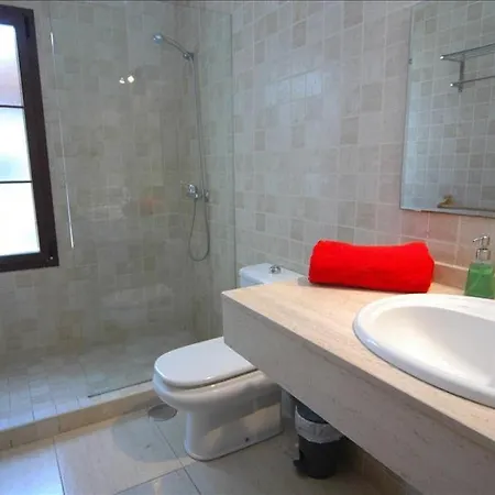 Villa In Playa Blanca Sleeps 4 Includes Swimming Pool Air Con And Wifi 2 Playa Blanca (Lanzarote)