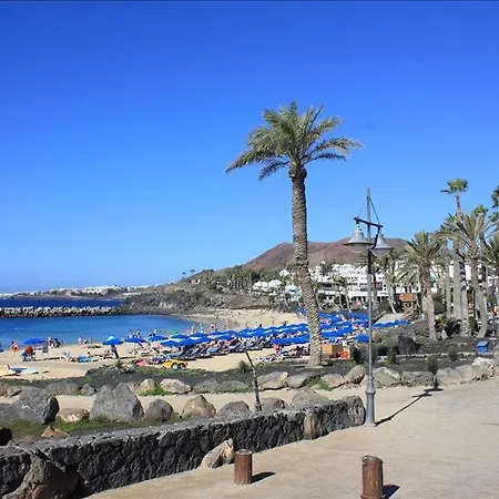 Villa In Playa Blanca Sleeps 4 Includes Swimming Pool Air Con And Wifi 2