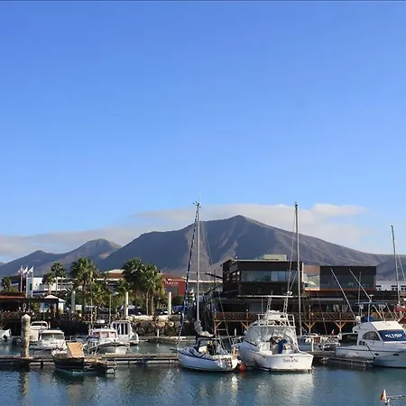 In Playa Blanca Sleeps 4 Includes Swimming Pool Air Con And Wifi 2 * Playa Blanca (Lanzarote)